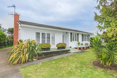 Photo of property in 35 Hadfield Crescent, College Estate, Whanganui, 4500