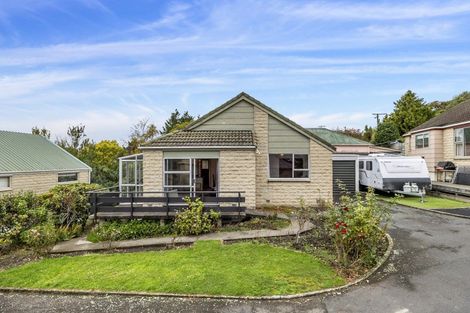 Photo of property in 2e Rennie Street, Green Island, Dunedin, 9018