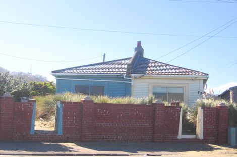 Photo of property in 72 Lyall Parade, Lyall Bay, Wellington, 6022