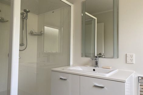 Photo of property in 8 Phillip Avenue, Glen Eden, Auckland, 0602