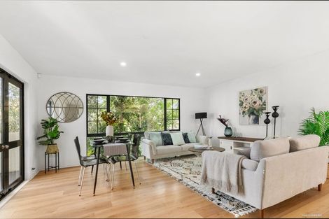 Photo of property in 3/19 Langana Avenue, Browns Bay, Auckland, 0630