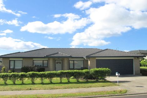 Photo of property in 7 Parkcrest Drive, Henderson, Auckland, 0612