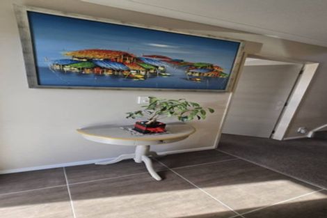 Photo of property in 22 Portmore Place, Grenada Village, Wellington, 6037