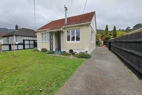 Photo of property in 32 Pilcher Crescent, Naenae, Lower Hutt, 5011