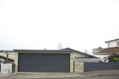 Photo of property in 24 Colenso Avenue, Hospital Hill, Napier, 4110