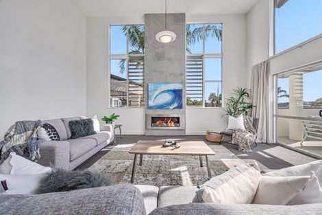 Photo of property in 15 Courtneys, West Harbour, Auckland, 0618