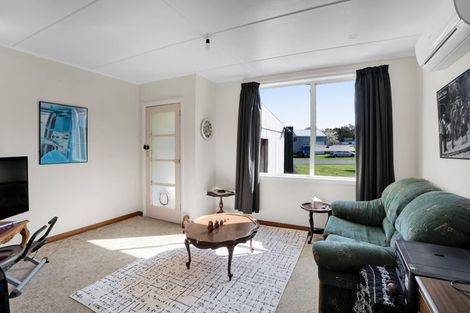 Photo of property in 96 Blake Street, Waitara, 4320