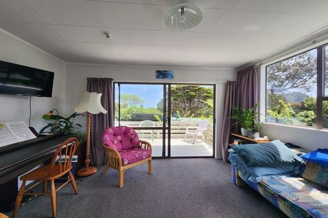 Photo of property in 71 Mcfarlane Street, Oakura, 4314