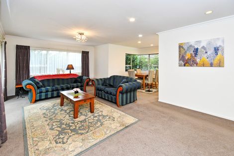 Photo of property in 15 Len Garlick Place, Pahurehure, Papakura, 2113