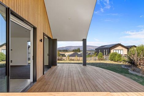 Photo of property in 13 Magpie Place, Lake Hawea, Wanaka, 9382