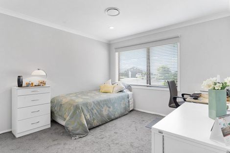 Photo of property in 13 Feist Street, Carterton, 5713