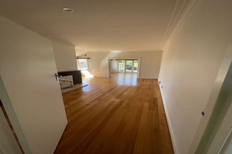 Photo of property in 23 Peverill Crescent, Papatoetoe, Auckland, 2025