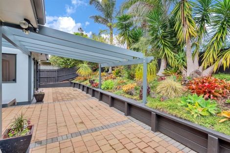 Photo of property in 16 Graven Court, Henderson, Auckland, 0612