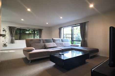 Photo of property in 28b Roberts Road, Glenfield, Auckland, 0629