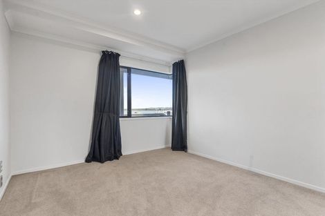 Photo of property in 37 Bannings Way, Hobsonville, Auckland, 0618