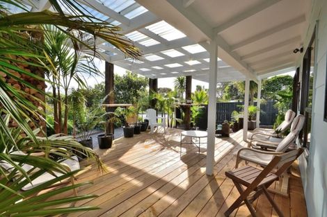 Photo of property in 2 Island View Terrace, Waikanae Beach, Waikanae, 5036