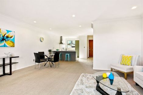 Photo of property in 9l Clearwater Cove, West Harbour, Auckland, 0618
