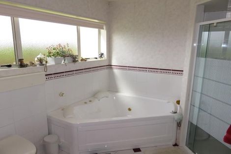 Photo of property in 16 Imran Terrace, Khandallah, Wellington, 6035