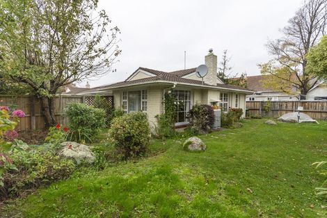 Photo of property in 2/11 Puriri Street, Riccarton, Christchurch, 8041