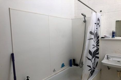 Photo of property in 2/9 John Court Street, Birkenhead, Auckland, 0626