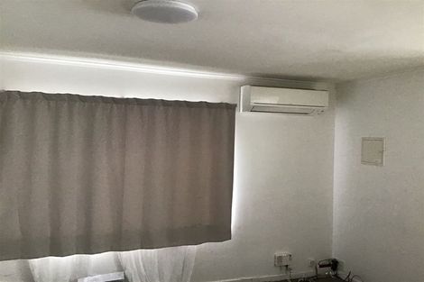 Photo of property in 4 Vanguard Road, Kelston, Auckland, 0602