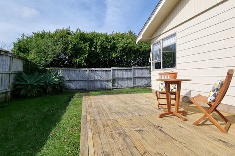 Photo of property in 3/100 Royal Road, Massey, Auckland, 0614
