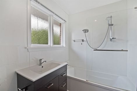 Photo of property in 9 Geelong Place, Burnside, Christchurch, 8053