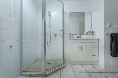 Photo of property in 25 Langana Avenue, Browns Bay, Auckland, 0630