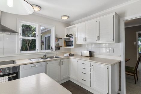 Photo of property in 8 South Street, Tawa, Wellington, 5028