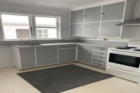 Photo of property in 17 Karaka Crescent, Levin, 5510