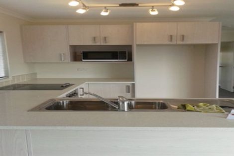 Photo of property in 37 Hibiscus Coast Highway, Silverdale, 0932