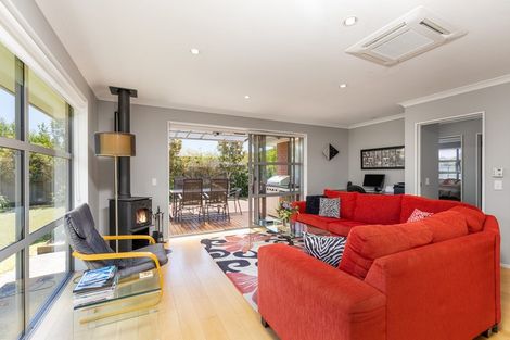 Photo of property in 16 Kitakita Grove, Motueka, 7120