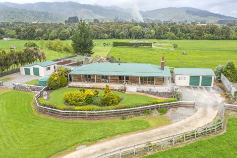 Photo of property in 382 Kimberley Road, Levin, 5571