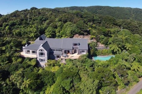 Photo of property in 28 Ngaumatau Road, Point Howard, Lower Hutt, 5013