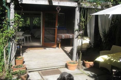 Photo of property in 10 Sandy Beach Road, Tinopai, 0593