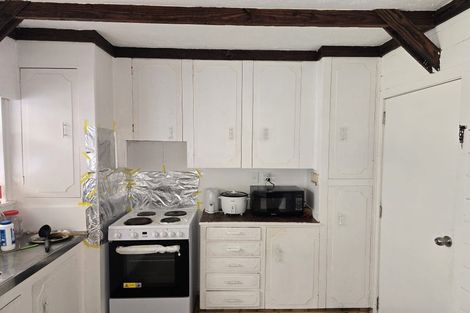 Photo of property in 25 Archibald Road, Kelston, Auckland, 0602