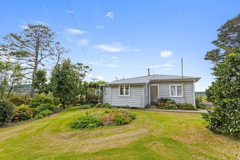 Photo of property in 37 Camp Road, Coroglen, Whitianga, 3591