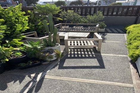 Photo of property in 122 Rongotai Road, Kilbirnie, Wellington, 6022