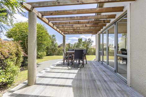 Photo of property in 20 Ruapehu Drive, Fitzherbert, Palmerston North, 4410