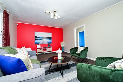 Photo of property in 18 Douglas Crescent, Fairfield, Hamilton, 3214