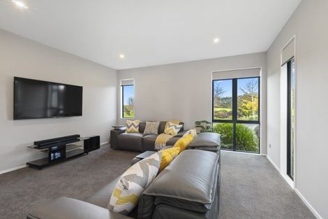 Photo of property in 98 Bushlake Way, Kingseat, Papakura, 2580