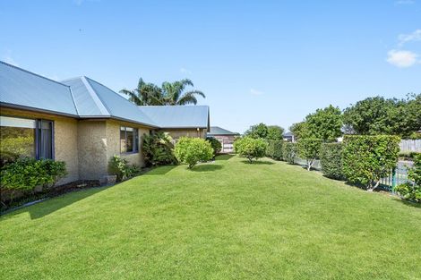 Photo of property in 16 Cate Road, Rototuna, Hamilton, 3210