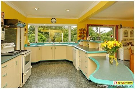 Photo of property in 42 Divich Avenue, Te Atatu South, Auckland, 0610