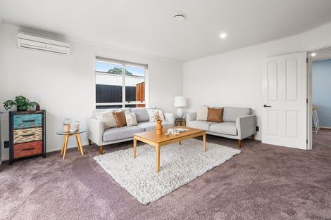 Photo of property in 10 Honeysuckle Place, Northcote, Christchurch, 8052