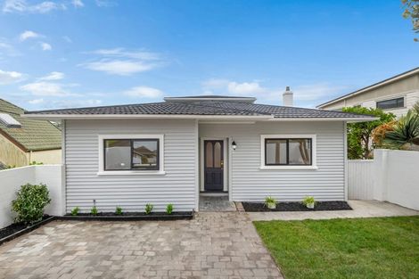 Photo of property in 1/45 Rangitoto Terrace, Milford, Auckland, 0620