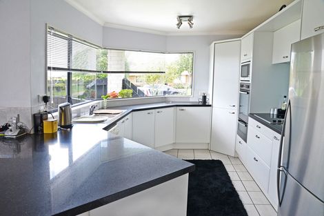 Photo of property in 2 Flora Place, Wattle Downs, Auckland, 2103