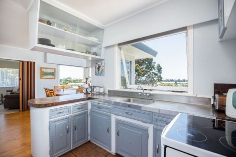 Photo of property in 52 Queens Road, Glen Avon, New Plymouth, 4312