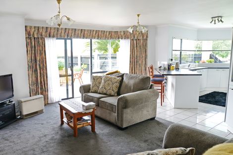 Photo of property in 2 Flora Place, Wattle Downs, Auckland, 2103