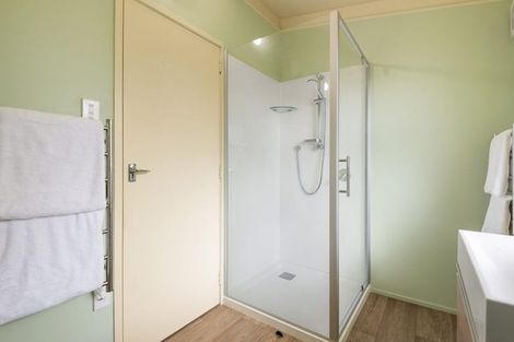 Photo of property in 1/68 Glenvar Road, Torbay, Auckland, 0630