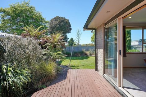 Photo of property in 8 Brookby Crescent Avonhead Christchurch City